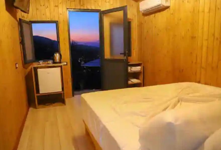 培拉特 Bujtina Musta旅馆 外观 照片
